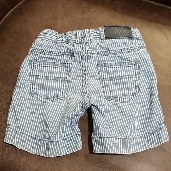 Jacadi Paris 2T Nautical Striped Shorts - Picture 4 of 7